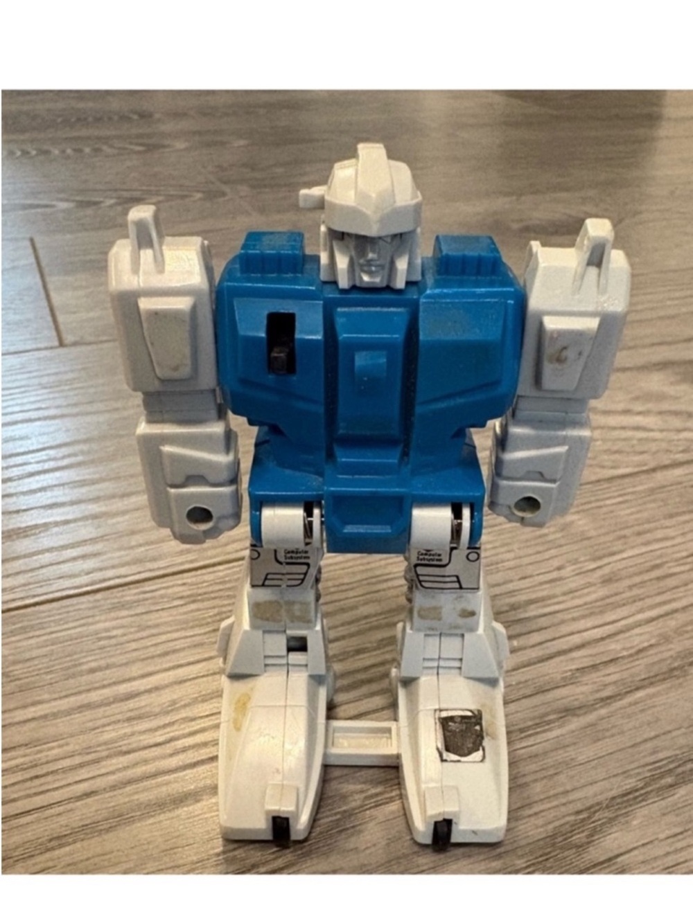 Vintage 1984 Takara Hasbro G1
Transformers action figure